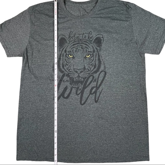 4/$32 Born to be wild 📌 size large dark grey lion front solid back short sleeve - Picture 4 of 4